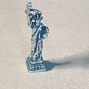 Vintage 925 Sterling Silver Statue of Liberty Charm Drop Pendant American